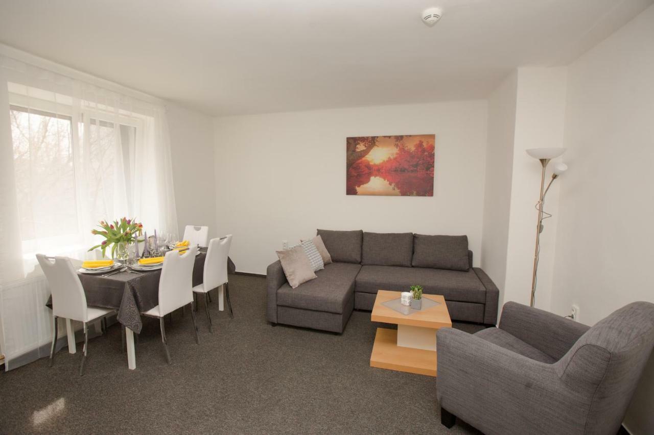 Hotel Blue Apartment Братислава Екстериор снимка
