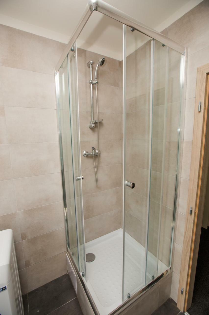 Hotel Blue Apartment Братислава Екстериор снимка