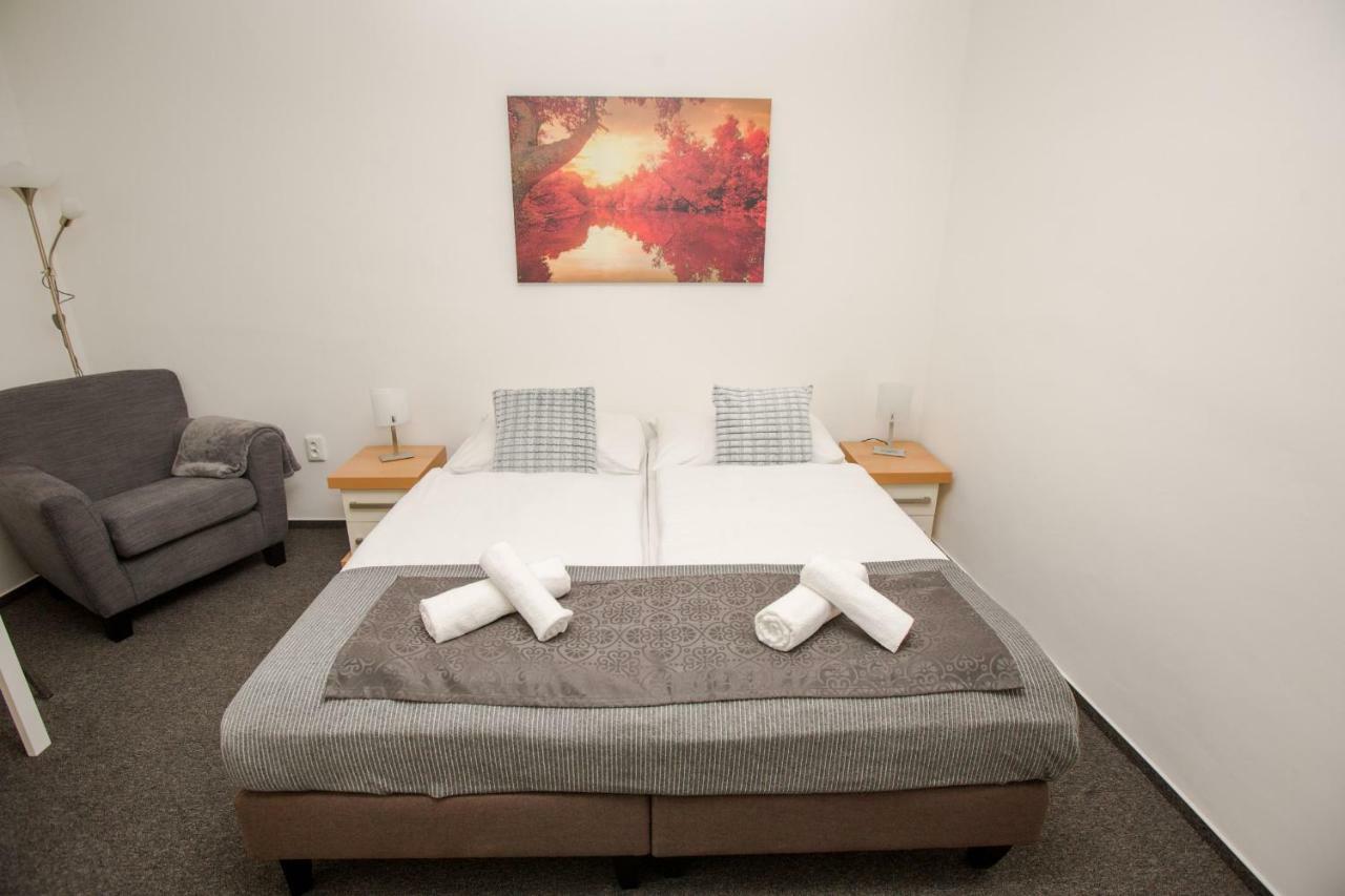 Hotel Blue Apartment Братислава Екстериор снимка