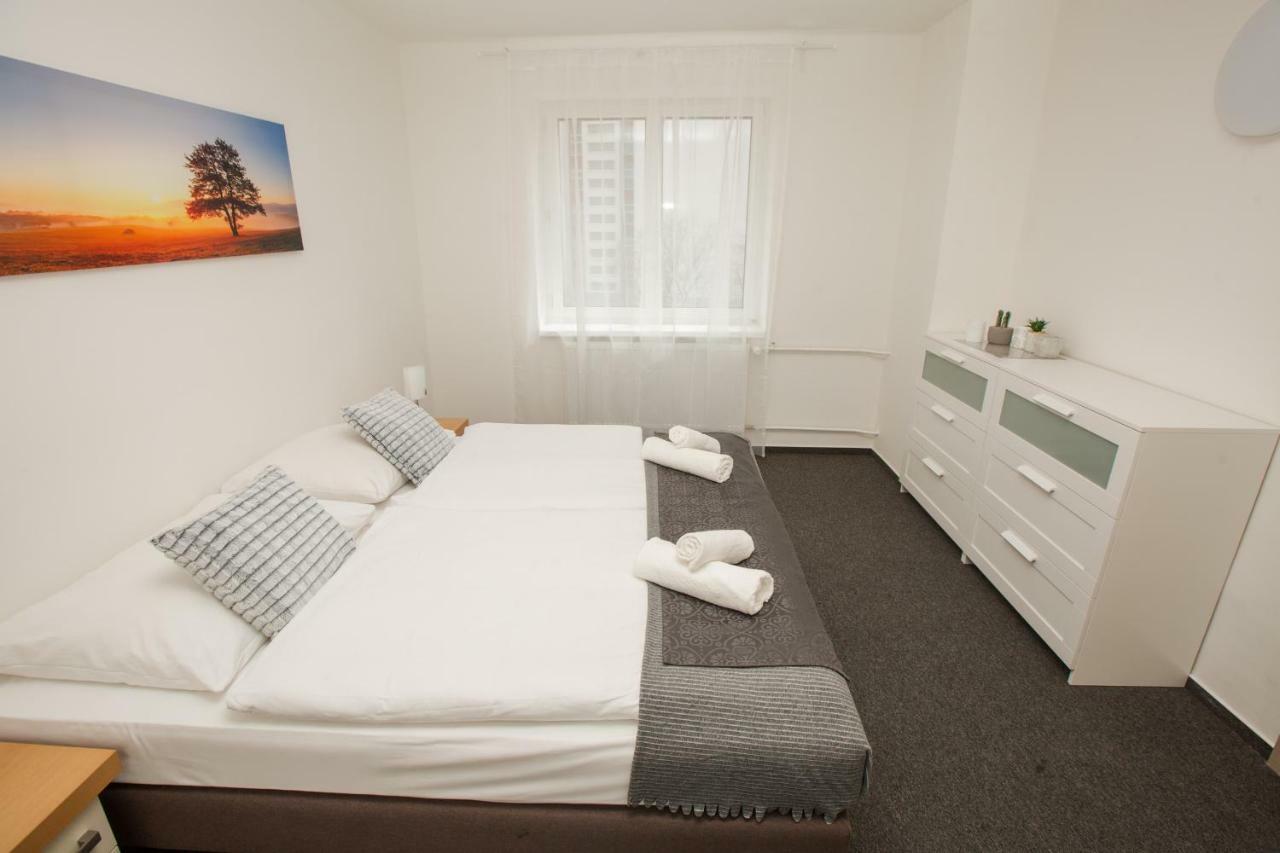 Hotel Blue Apartment Братислава Екстериор снимка