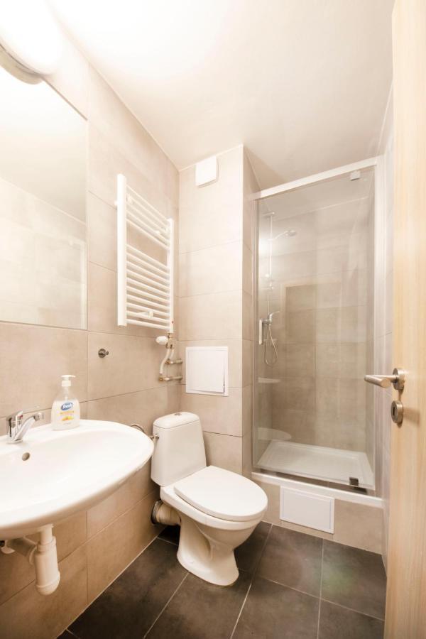 Hotel Blue Apartment Братислава Екстериор снимка